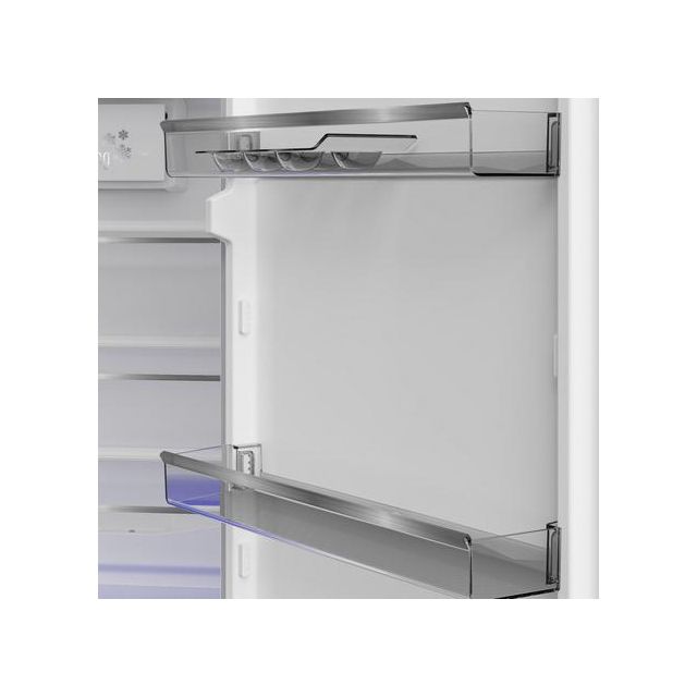 Blomberg KGM4574V Fridge Freezer - White