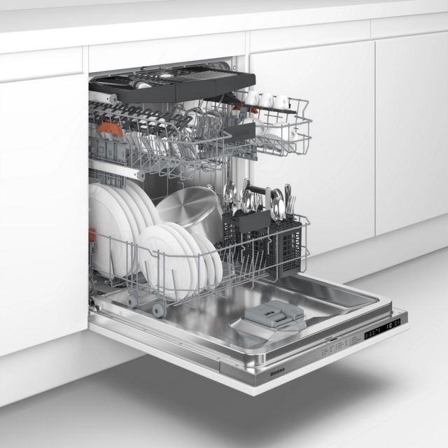 Blomberg LDV52420 Integrated Full Size Dishwasher with Hygiene+ 15 Place Settings