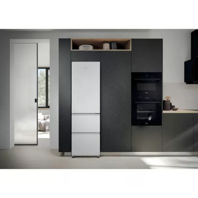 Haier HTR3518ENMWK 60/40 Frost Free Fridge Freezer