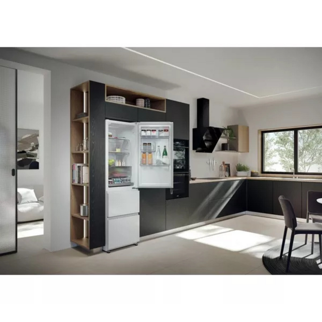 Haier HTR3518ENMWK 60/40 Frost Free Fridge Freezer