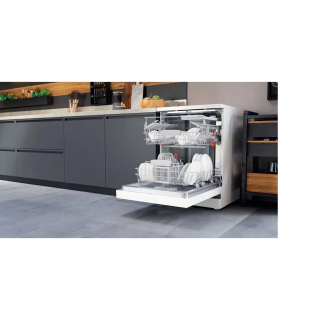 Hotpoint HFC3C26WCUK Freestanding Full-Size Dishwasher
