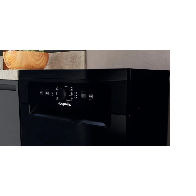 Hotpoint HSFE1B19BUKN HSFE1B19SUKN Freestanding Slimline Dishwasher