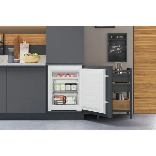 Hotpoint HTC18T311 Built-In Total No Frost Fridge Freezer