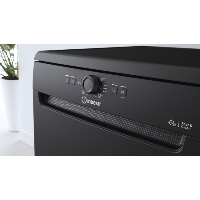 Indesit D2F HK26 B UK D2FHK26BUK 60cm Dishwasher - Black - 14 Place Setting