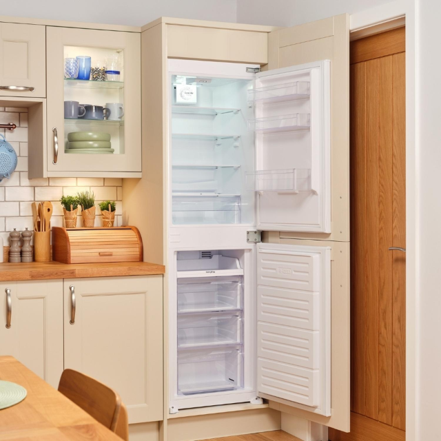 Sensis RFCMI0154EW 54cm Integrated Fridge Freezer
